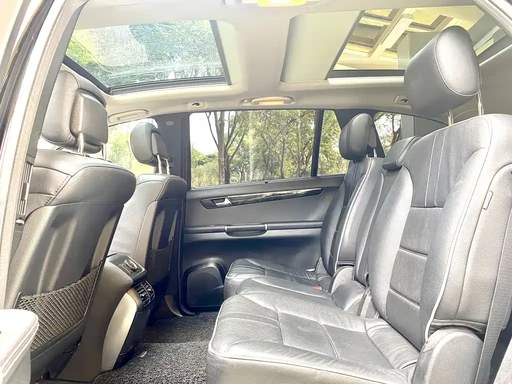 Mercedes-Benz R-Class 2017 — фото 11