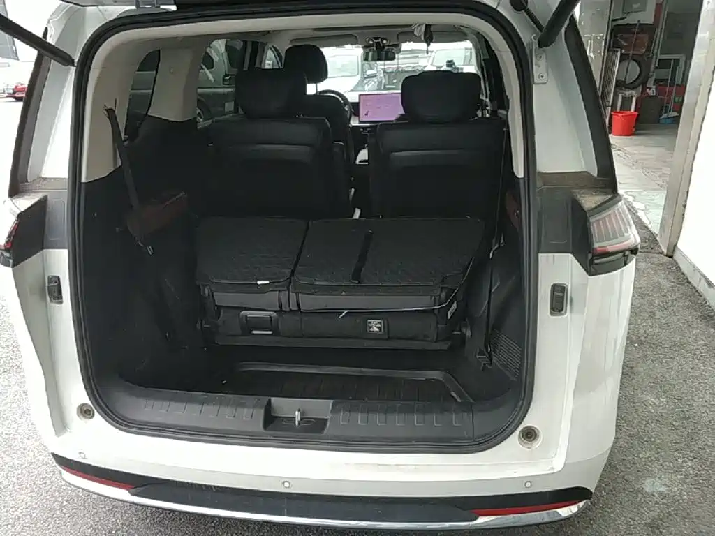 GAC Trumpchi E8 PHEV 2024 — фото 19