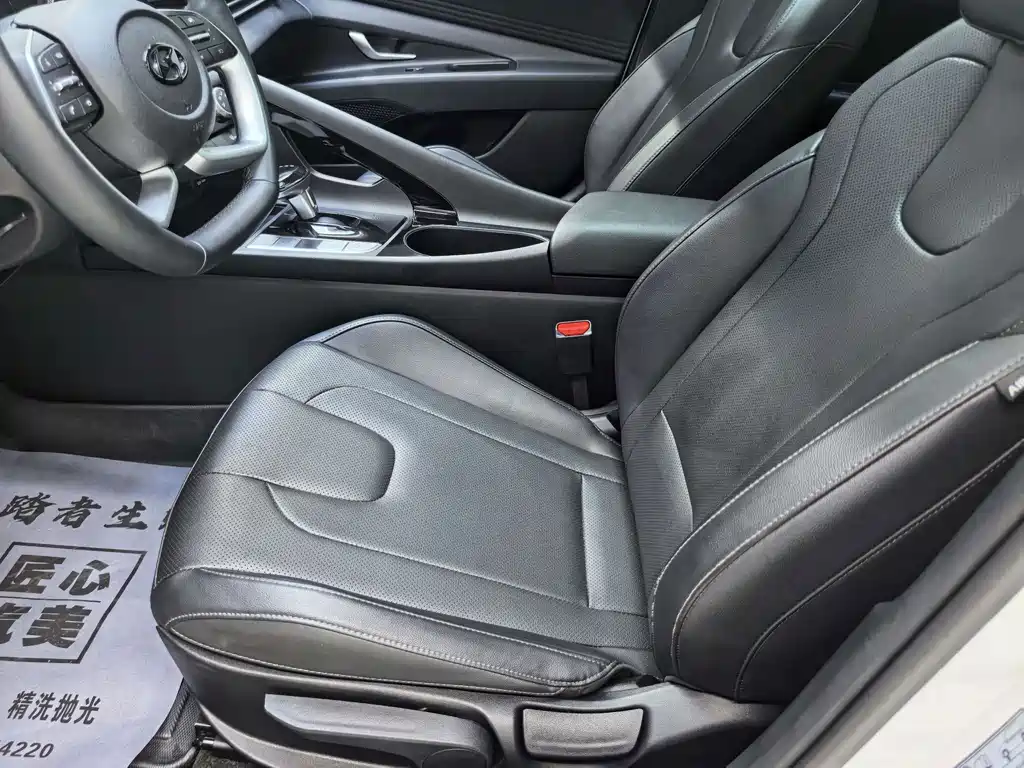 Hyundai Elantra 2023 — фото 20