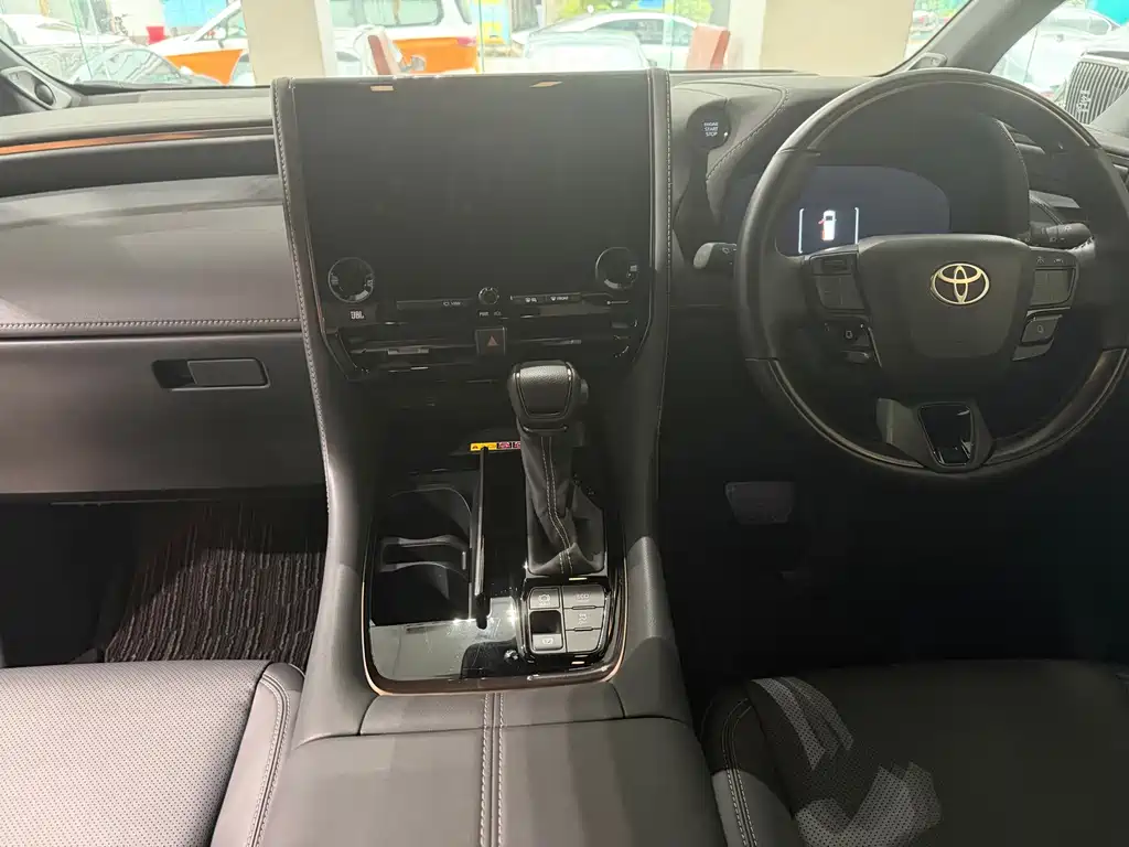 Toyota Alphard 2025 — фото 8