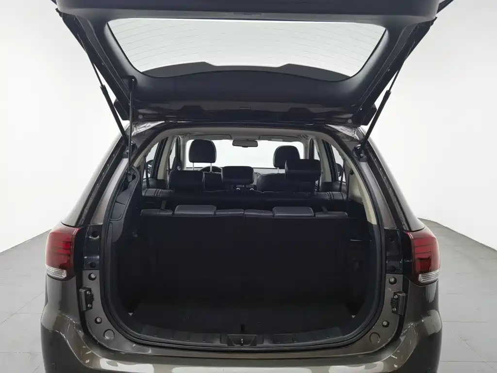 Mitsubishi Outlander 2019 — фото 16