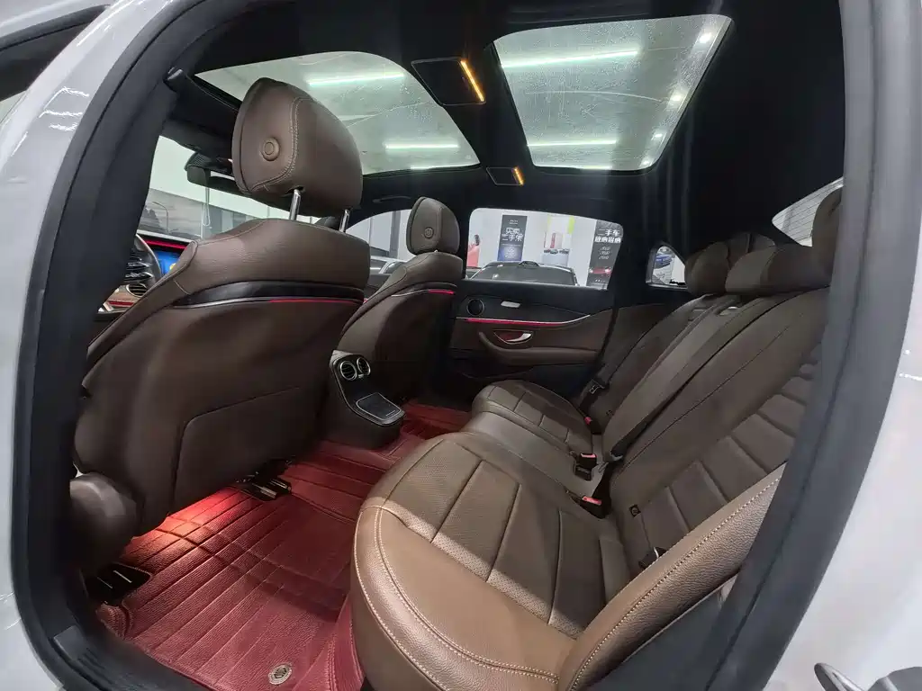 Mercedes-Benz E-Class 2021 — фото 10