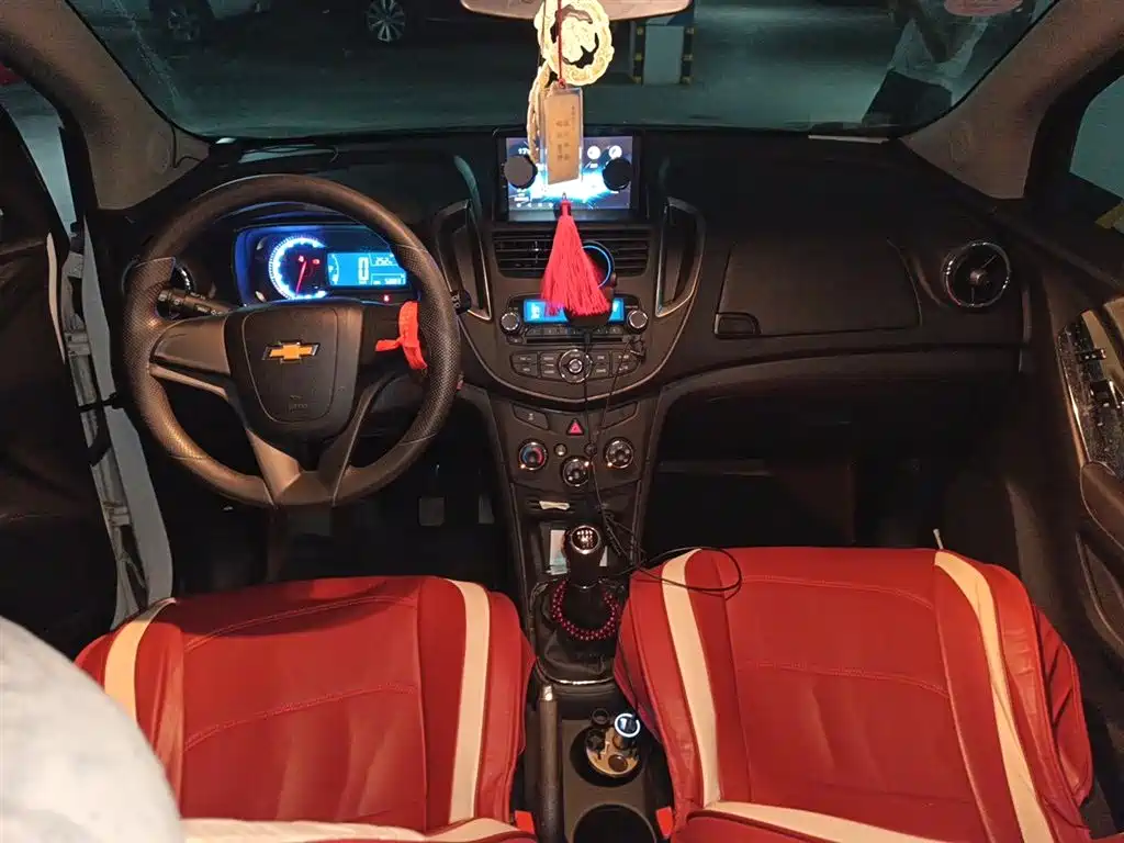 Chevrolet Trax 2015 — фото 10
