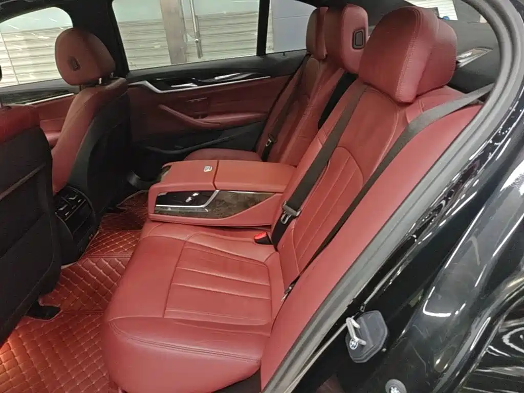 BMW 5 Series 2020 — фото 17