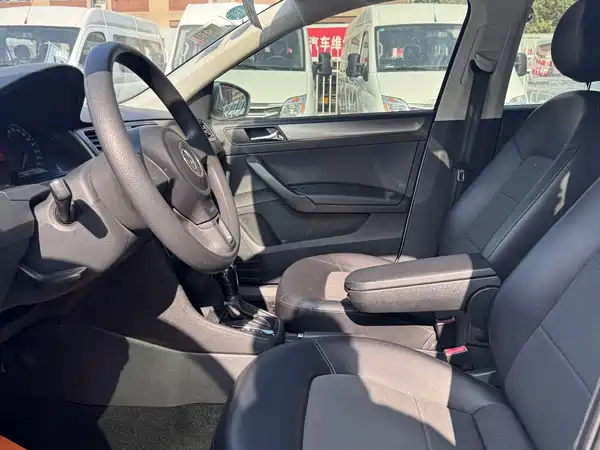Volkswagen Santana 2014