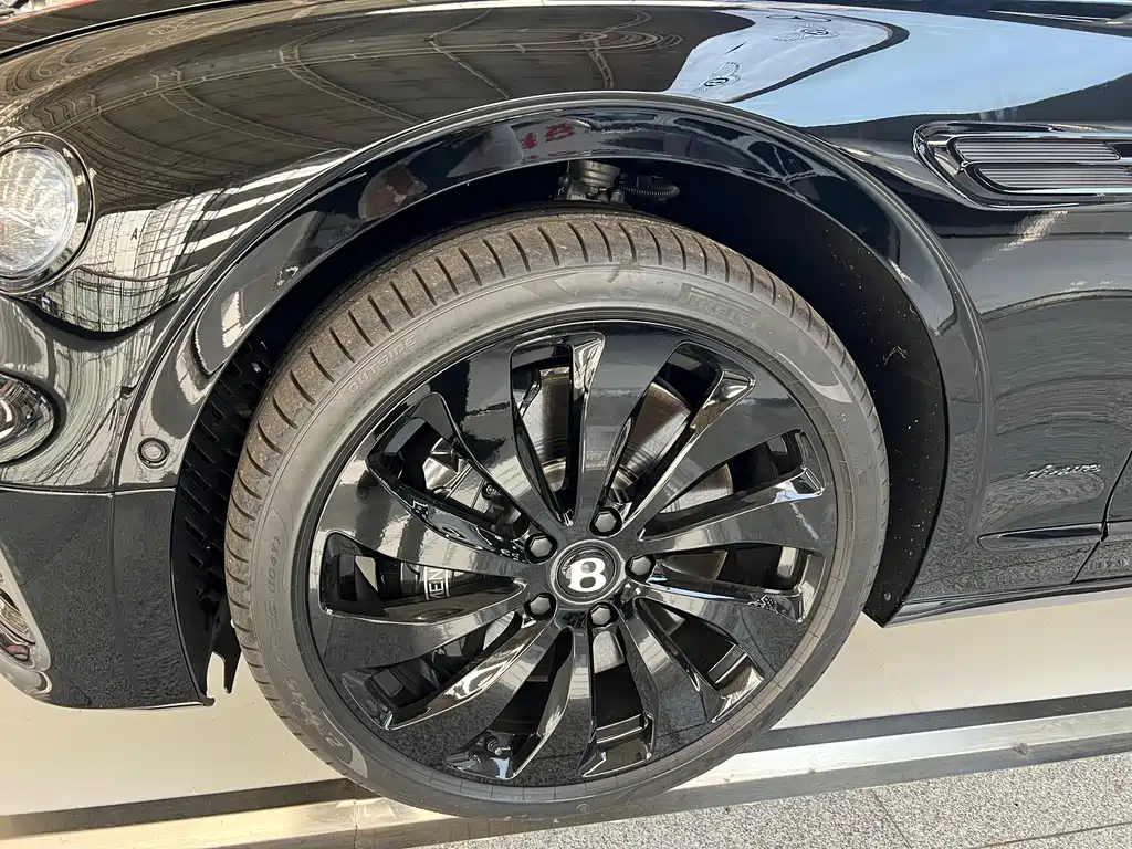 Bentley Flying Spur — фото 8