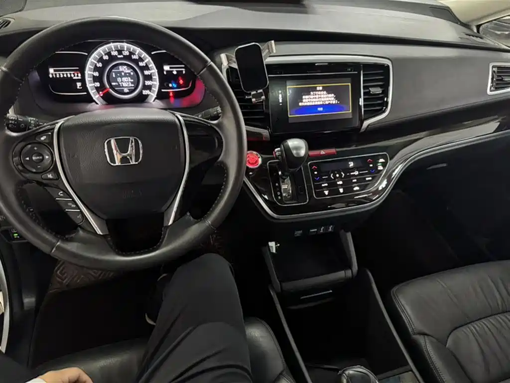 Honda Odyssey 2019 — фото 13