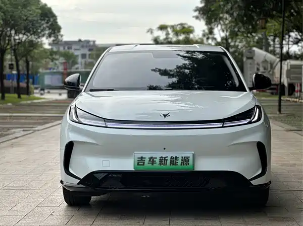 Arcfox Beta T1 2025