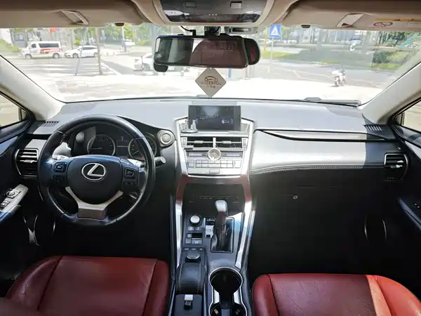Lexus NX 2015
