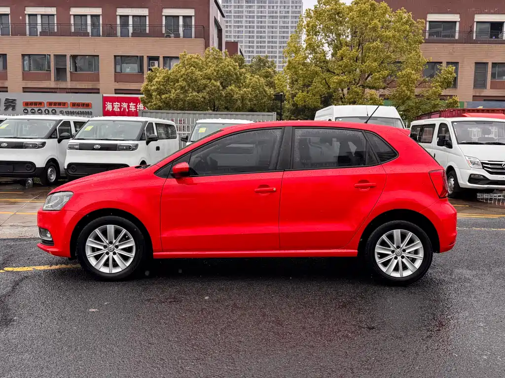 Volkswagen Polo 2015 — фото 7