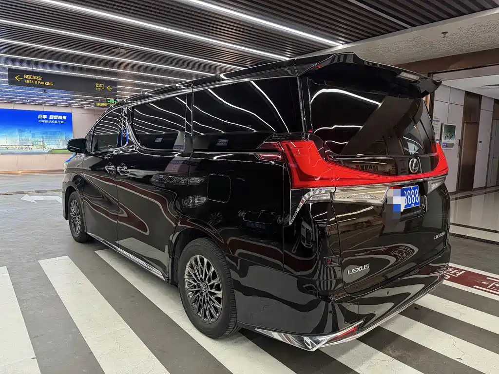 Lexus LM 2021 — фото 16