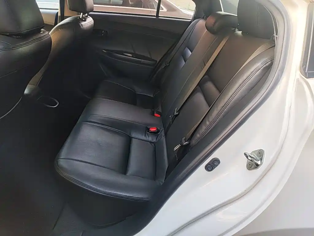 Toyota Yaris L 2019 — фото 17