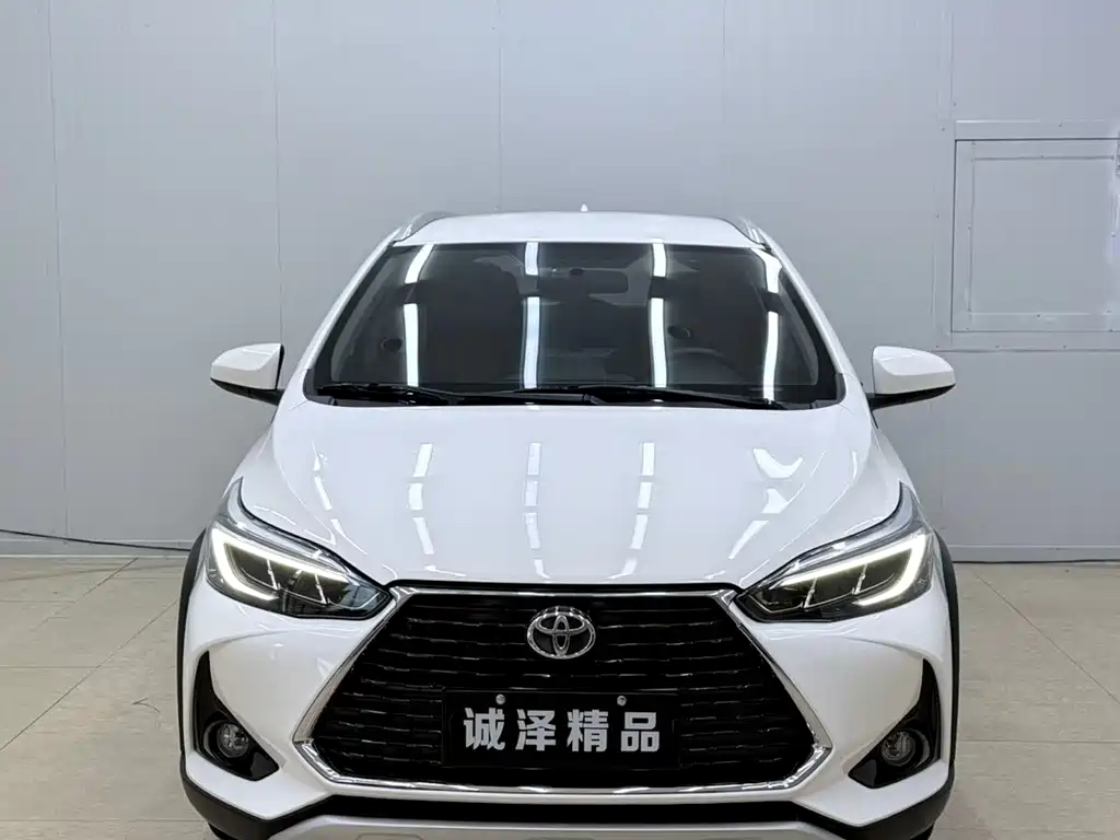 Toyota Yaris L 2023 — фото 2
