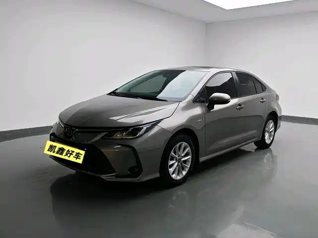 Toyota Corolla 2021 — фото 1