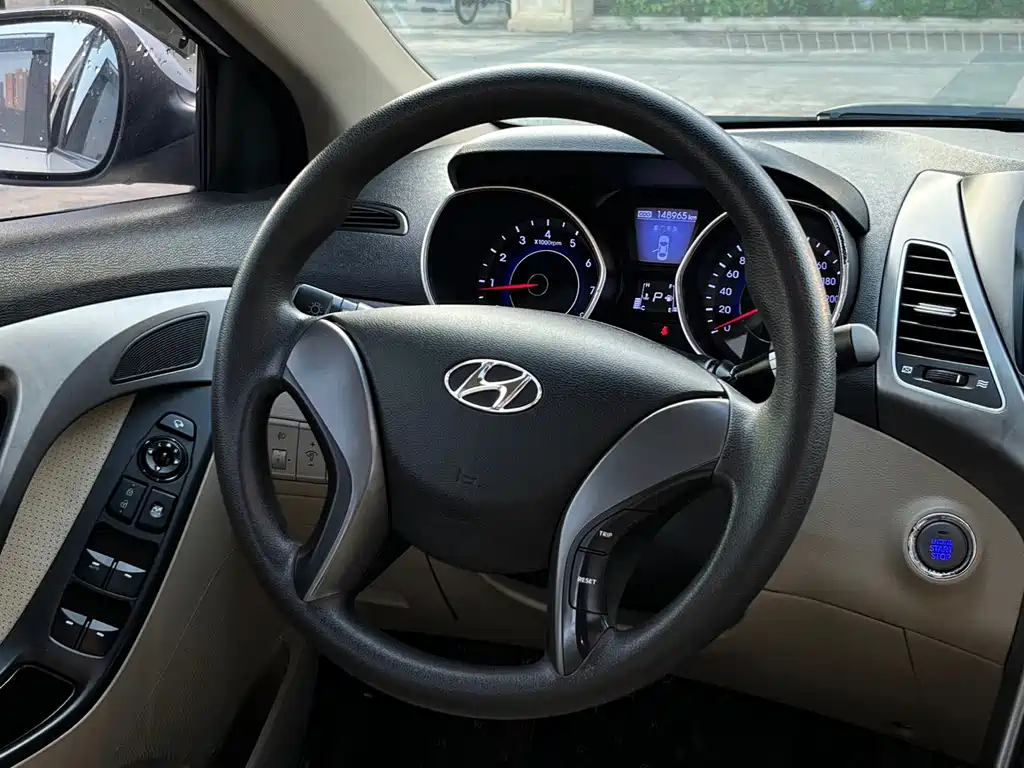 Hyundai Elantra Langdong 2015 — фото 11