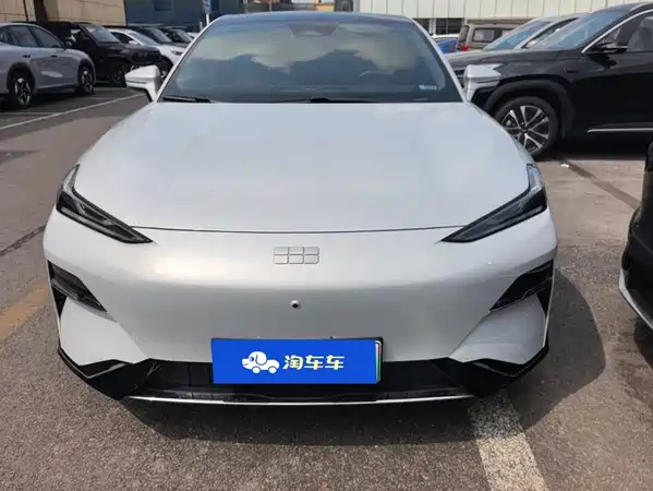 Geely Galaxy E8 2024