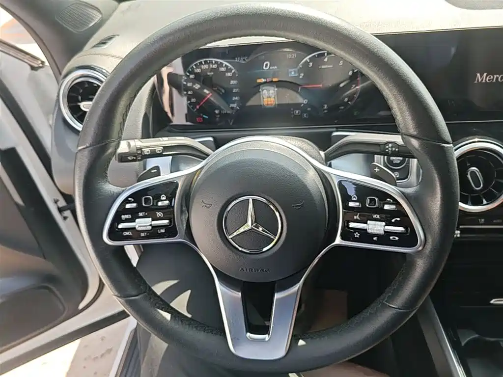 Mercedes-Benz GLB 2022 — фото 11