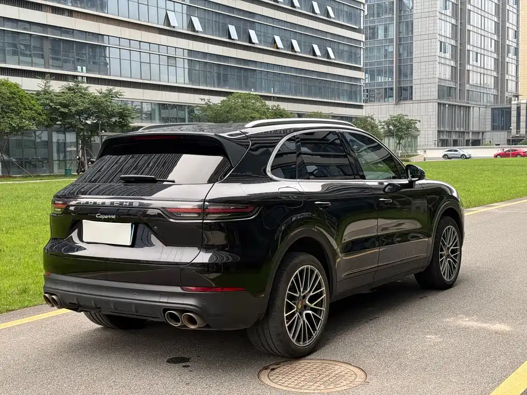 Porsche Cayenne 2019 — фото 5