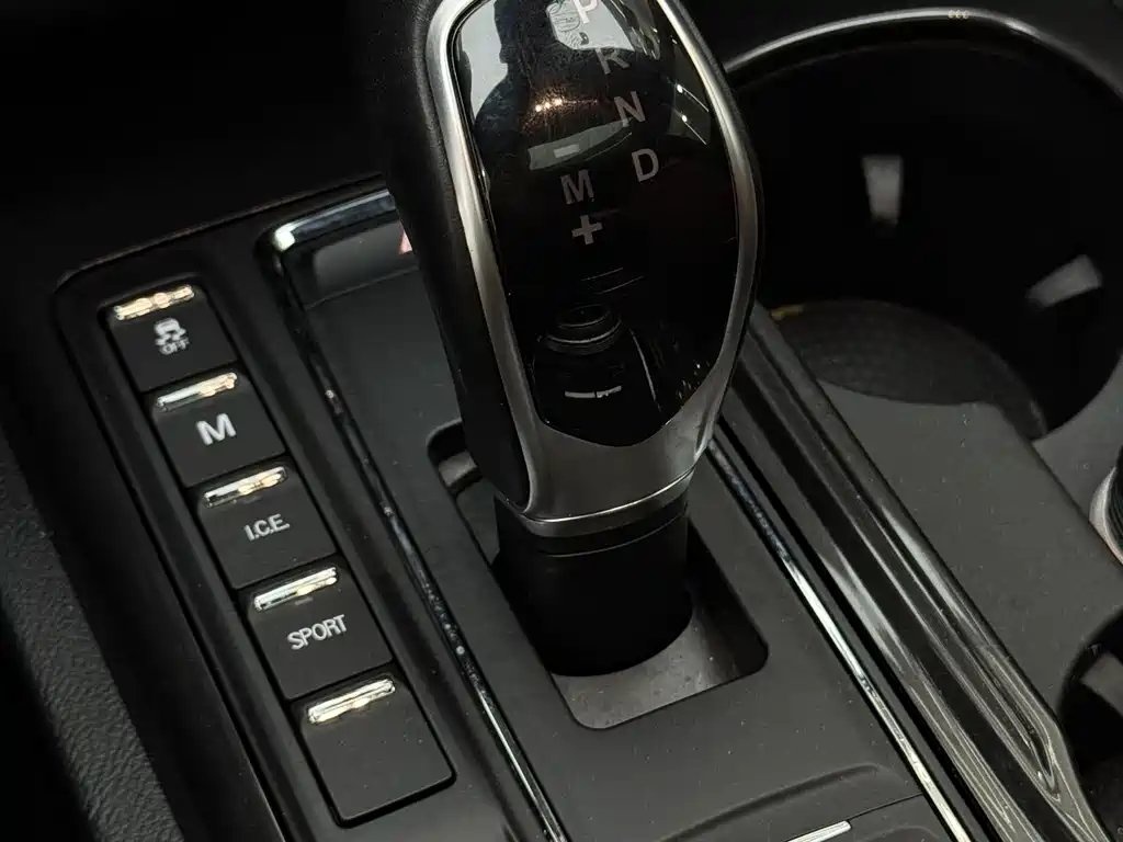 Maserati Ghibli 2017 — фото 11