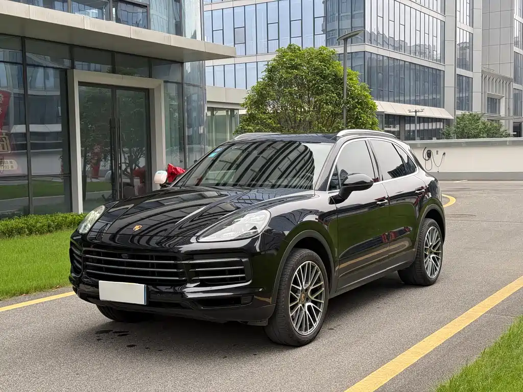 Porsche Cayenne 2019 — фото 1