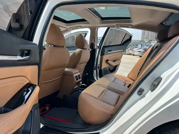 Nissan Teana 2024