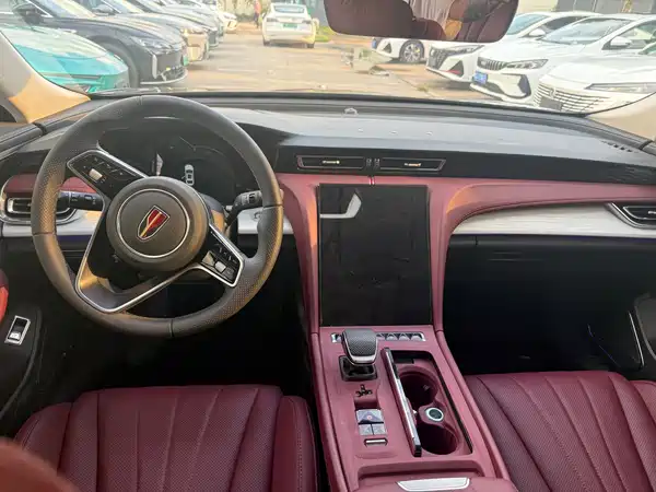 Hongqi H5 2025