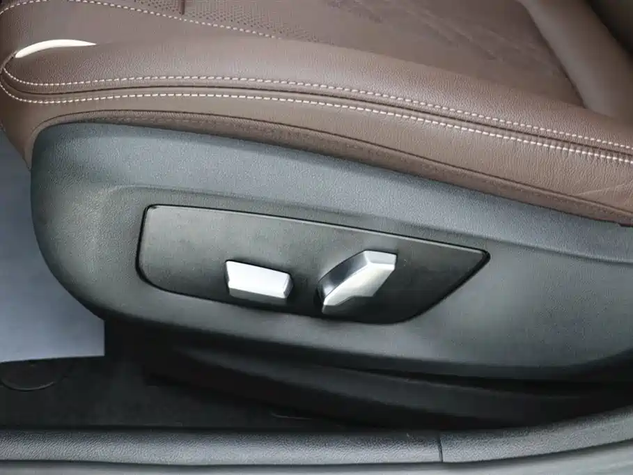 BMW 5 Series 2023 — фото 12