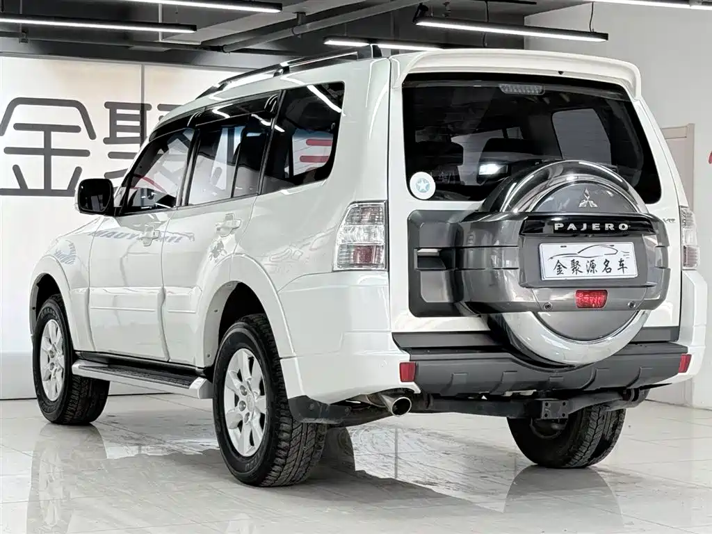 Mitsubishi Pajero 2016 — фото 4