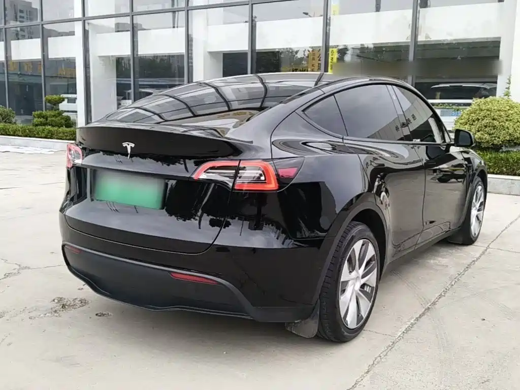 Tesla Model Y 2022 — фото 5