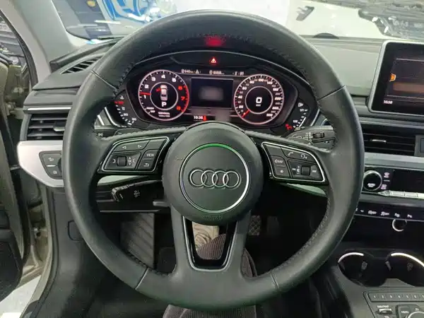 Audi A4L 2019