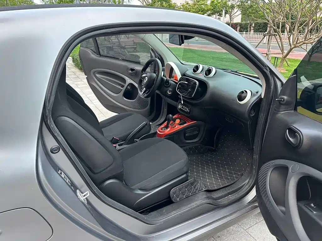 smart Fortwo 2017 — фото 10
