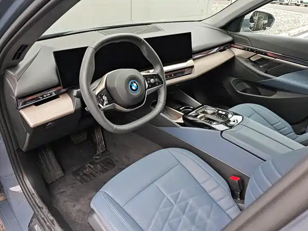 BMW i5 2024