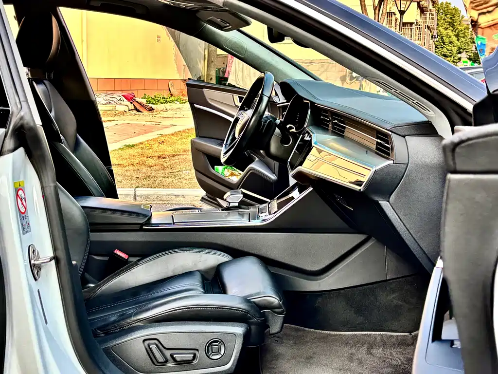 Audi A7 2021 — фото 10