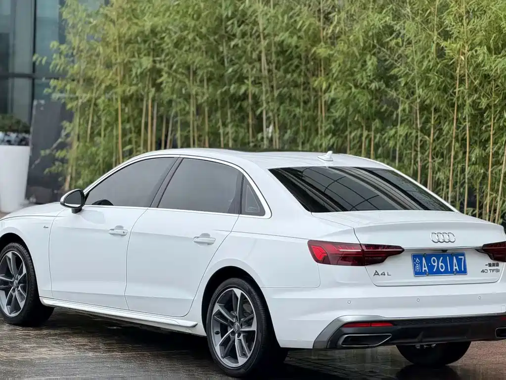 Audi A4L 2021 — фото 2