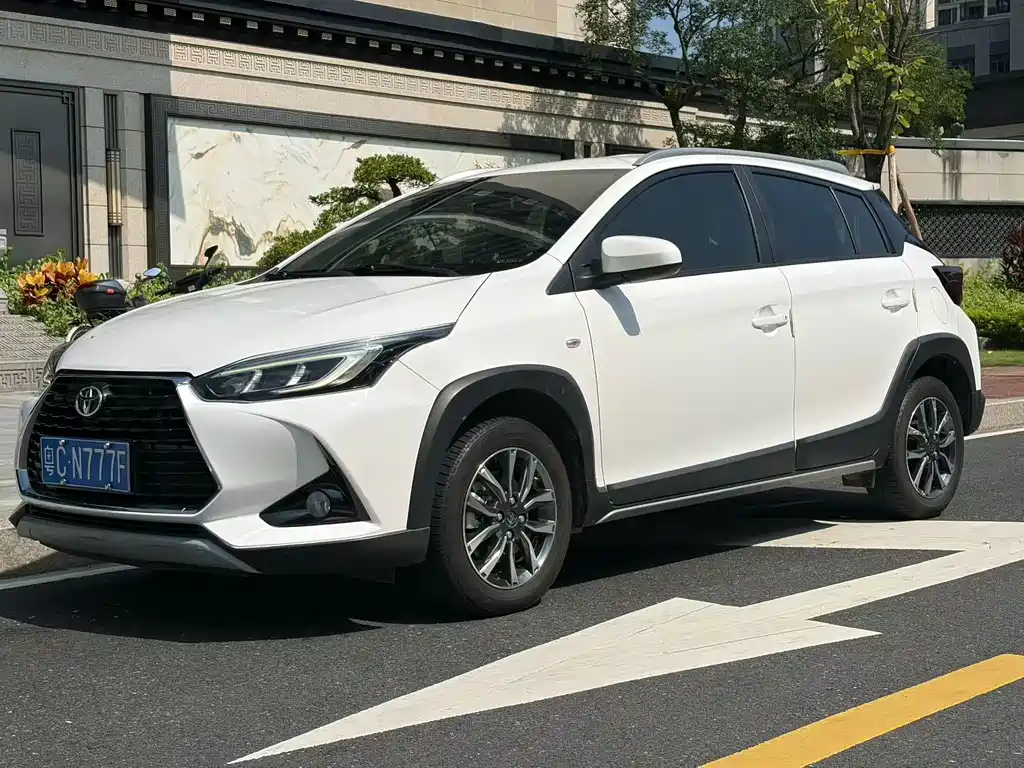 Toyota Yaris L 2021