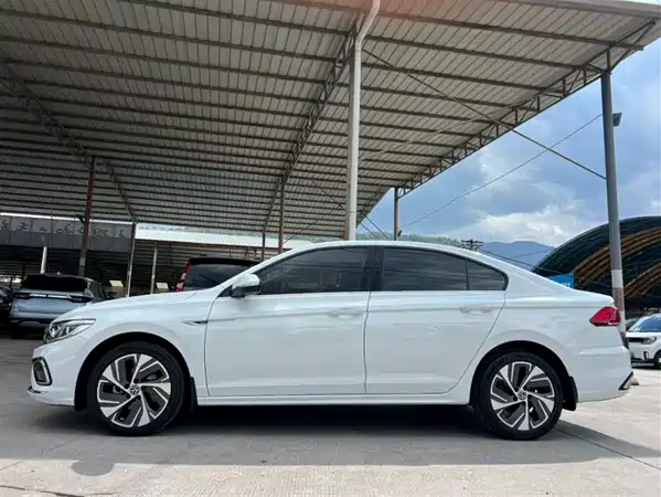 Volkswagen Bora 2023