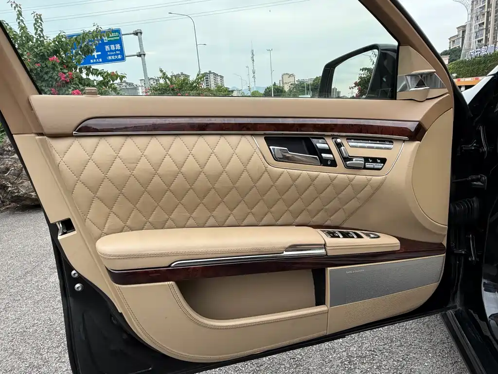 Mercedes-Benz S-Class AMG 2011 — фото 13