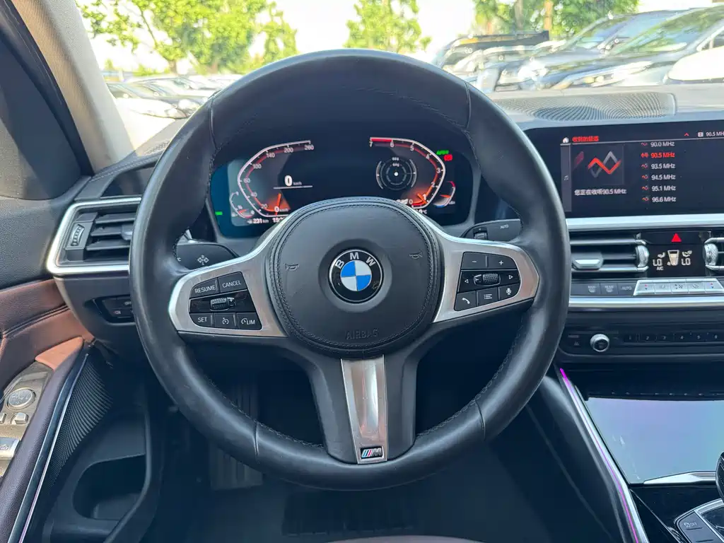 BMW 3 Series 2021 — фото 10
