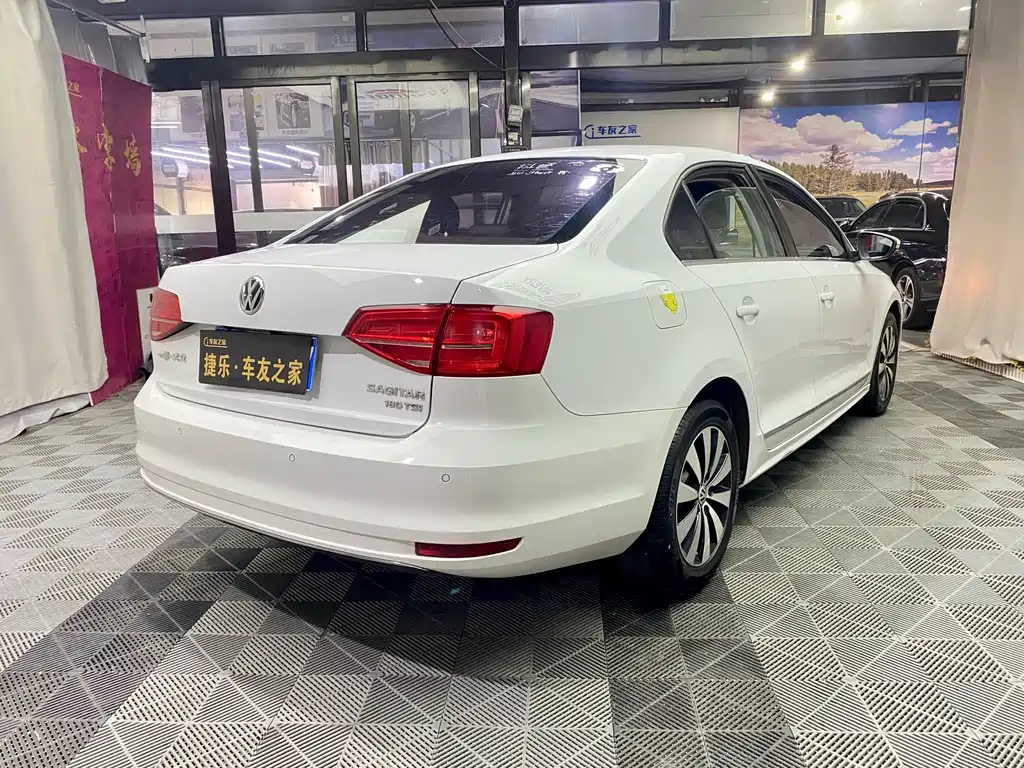 Volkswagen Sagitar 2017