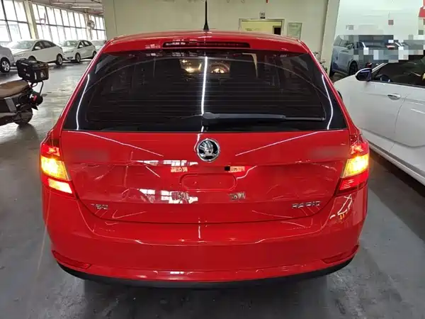 Skoda Rapid Spaceback 2016