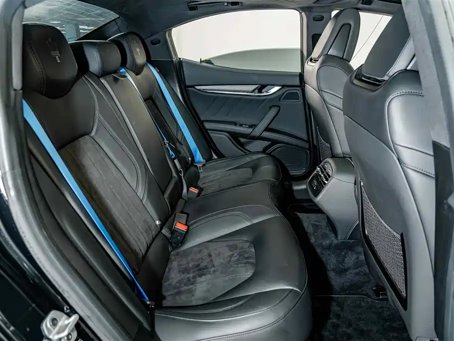 Maserati Ghibli 2022 — фото 21