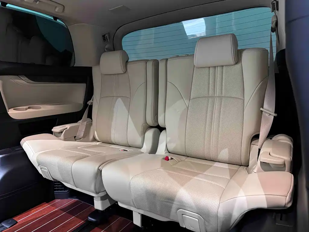 Toyota Alphard 2021 — фото 19