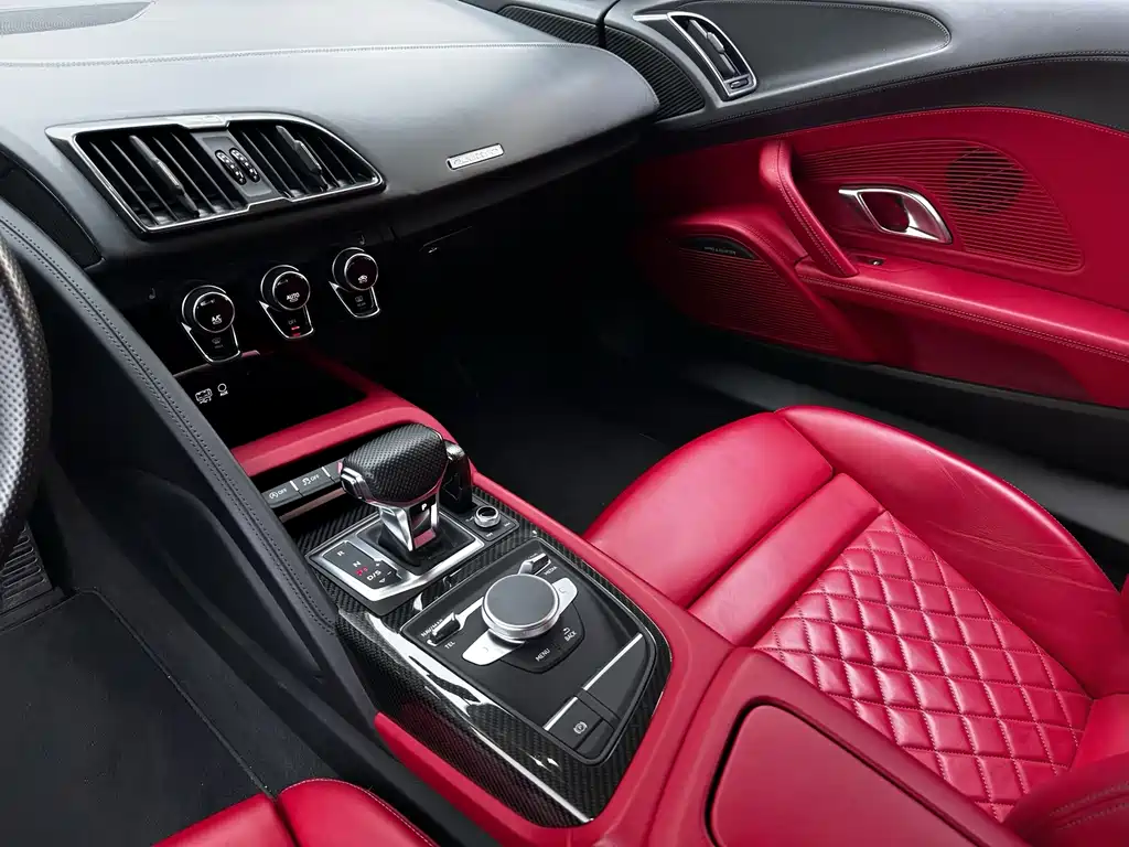 Audi R8 2021 — фото 26