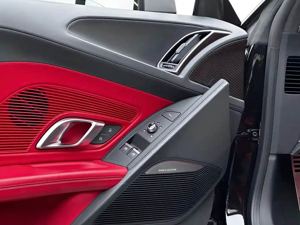 Audi R8 2021 — фото 17