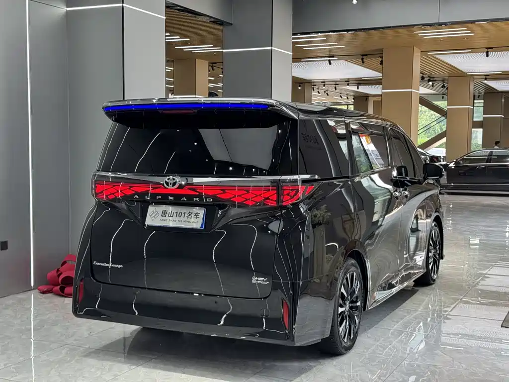 Toyota Alphard 2025 — фото 7