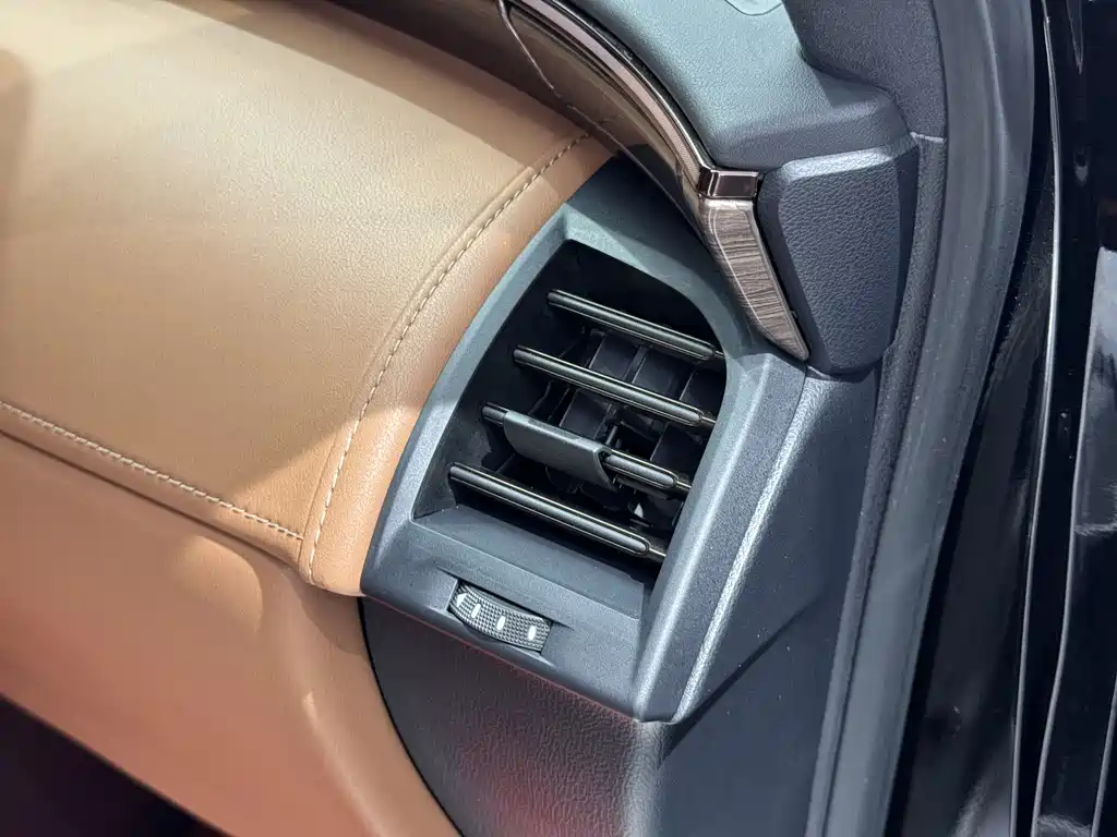 Toyota Alphard 2025 — фото 18