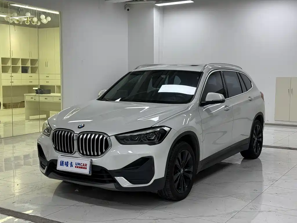 BMW X1 2020 — фото 1