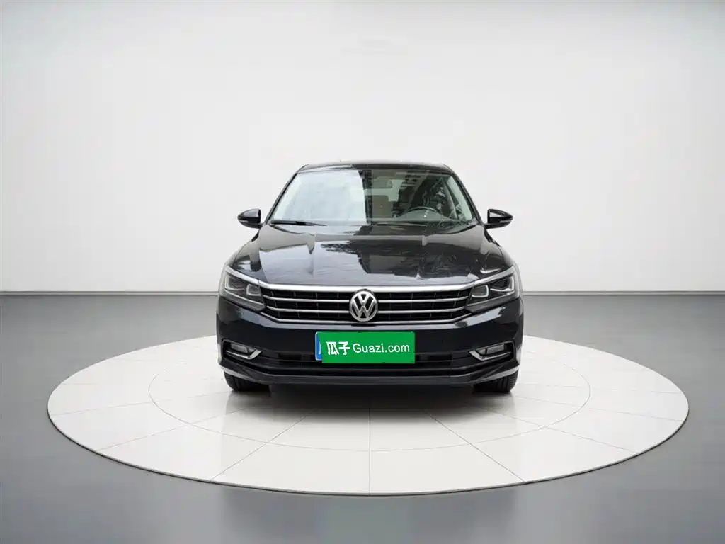 Volkswagen Passat 2017 — фото 24