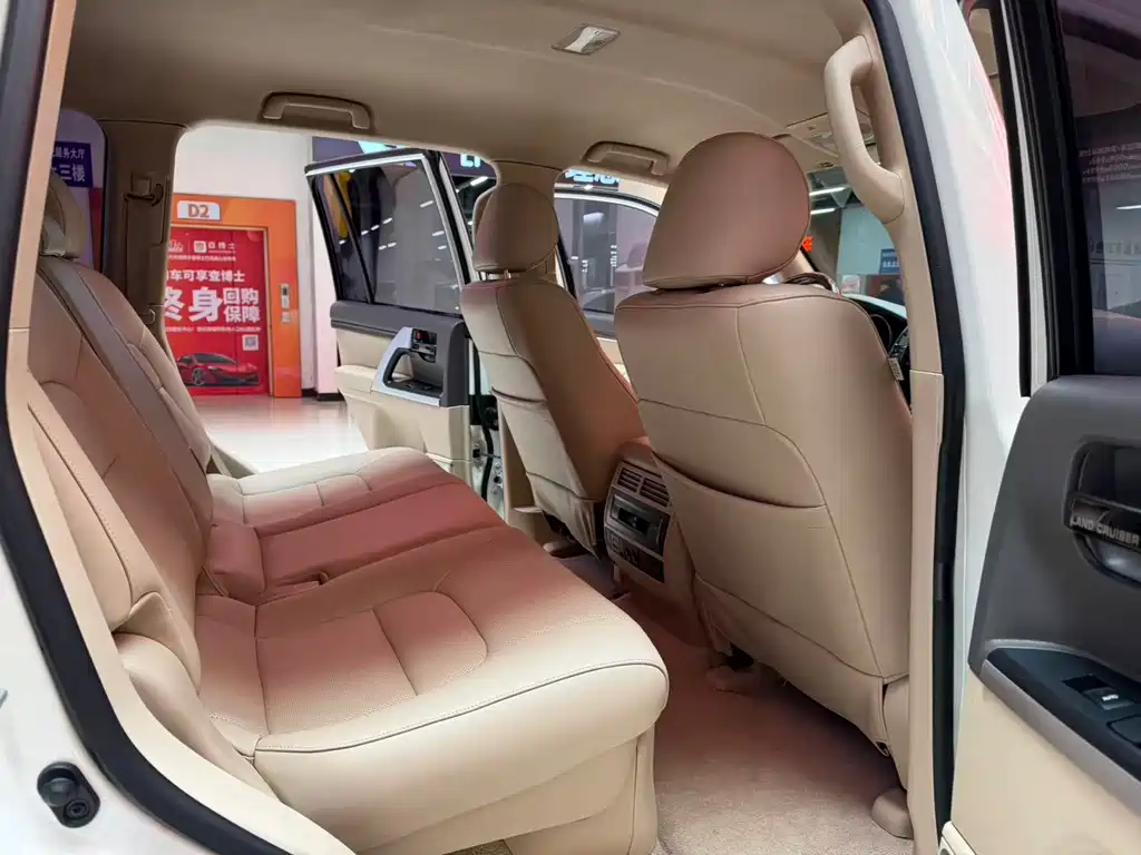 Toyota Land Cruiser 2015 — фото 11