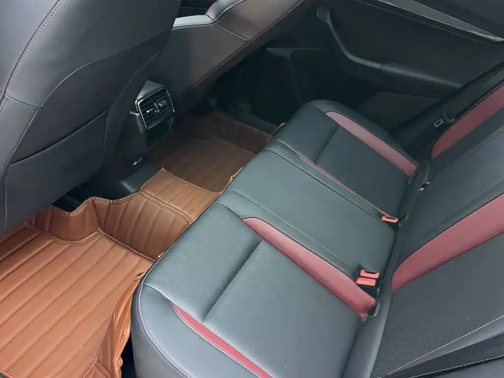 Skoda Karoq 2023 — фото 18